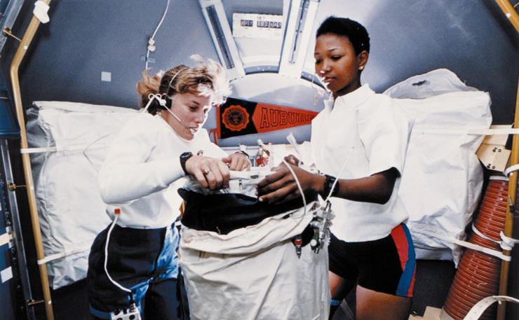 Astronauts Dr. N. Jan Davis (left) and Dr. Mae C. Jemison (right) aboard NASA’s STS-47 mission in 1992. 