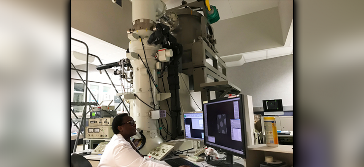 CryoEM Core Researcher working at an electron microscope at CryoEM, one of the Advanced Technology Cores at Baylor College of Medicine.