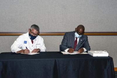 Dr. Paul Klotman and Dr. Mokgweetsi E.K. Masisi, president of the Republic of Botswana