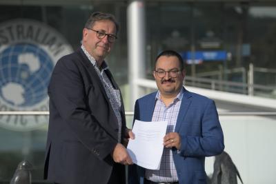 Dr. Jeff Ayton, AAP Chief Medical Officer (left) and Dr. Emmanuel Urquieta, TRISH Chief Medical Officer (right), are leading the collaborative work in Antarctica.   Credit: Simon Payne/AAD 