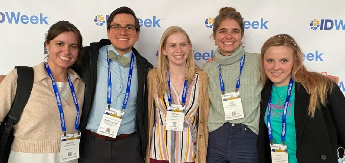 Second-year fellows shoulder-to-shoulder at IDWeek 2022