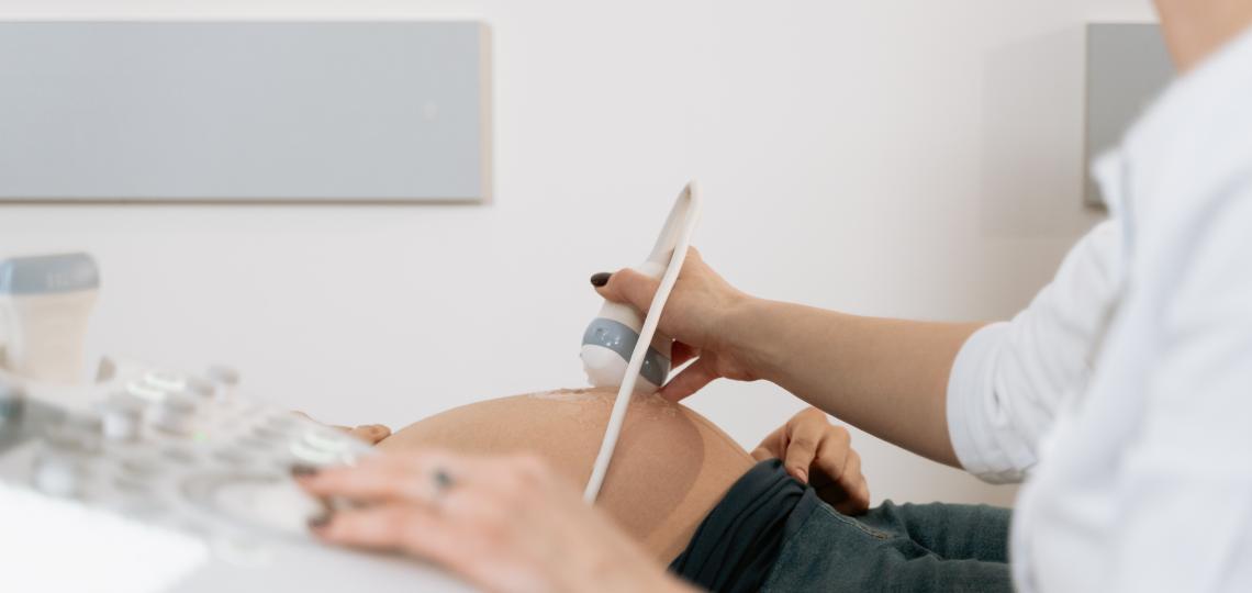 pregnant woman ultrasound