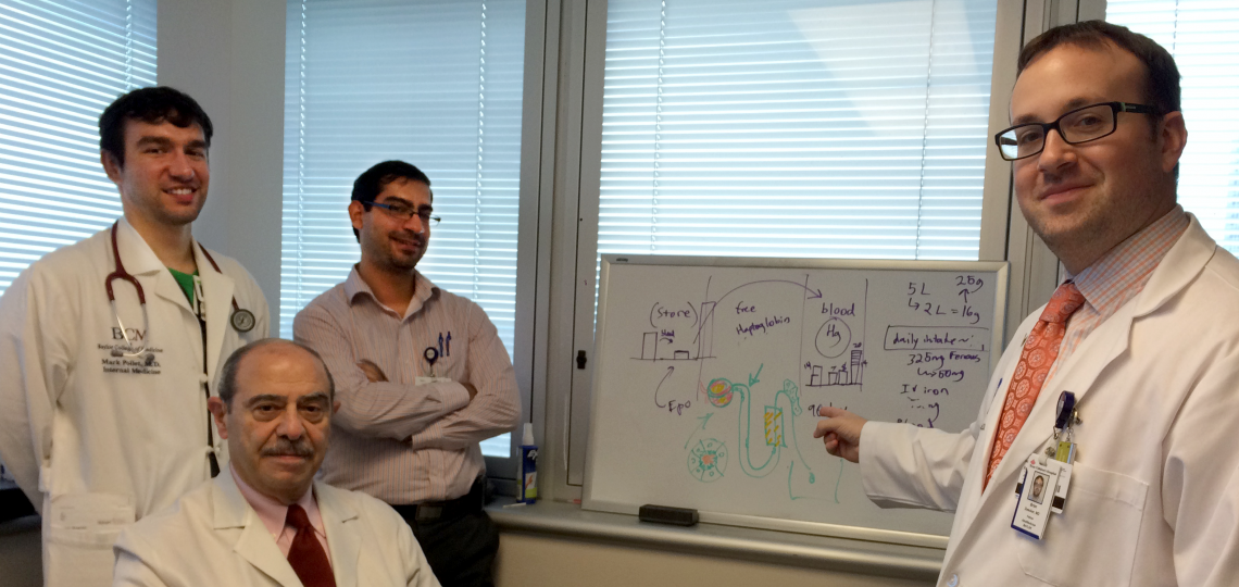 Dr. Eknoyan teaching Drs. Zwecker and Abu-Farsakh about the nephron.