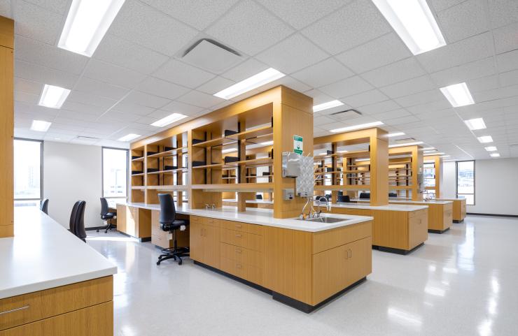 A shiny and clean lab workspace
