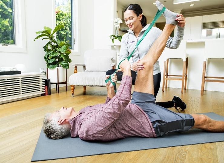 A physical therapist works one on one from the convenience of the patient's home.