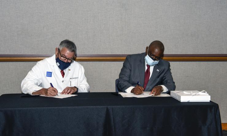 Dr. Paul Klotman and Dr. Mokgweetsi E.K. Masisi, president of the Republic of Botswana