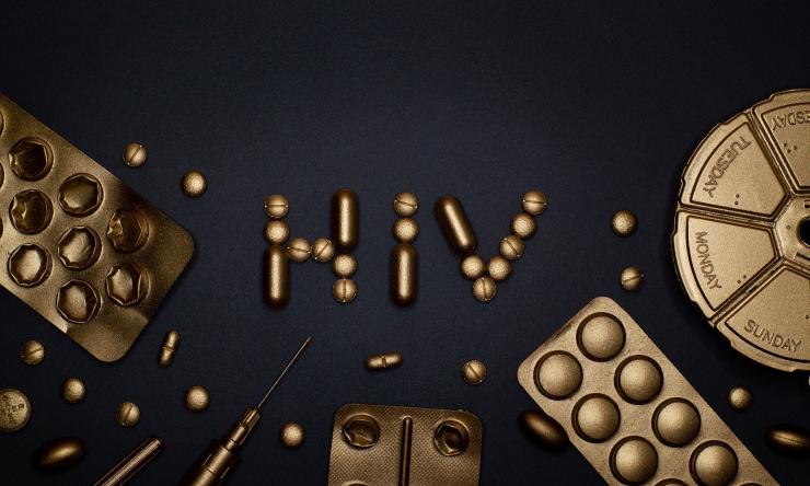 Image of the term HIV surrounded by medications