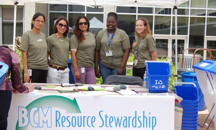 A group of Baylor College of Medicine volunteers providing information about the College's Resource Stewardship and Sustainability Program. 